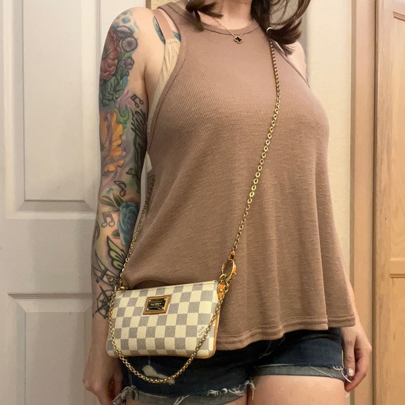 SOLD🎄Louis Vuitton Milla MM pochette🎄 - Picture 9 of 10